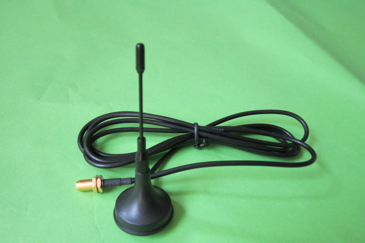 Small Magnetic Base Antenna